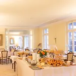 Chateau De Pourtales Hotel