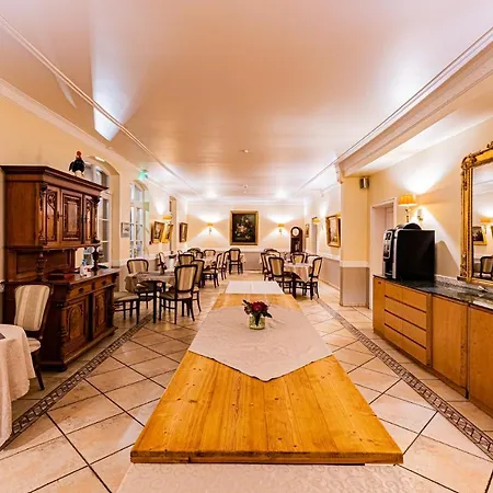 Chateau De Pourtales Ξενοδοχείο 3*