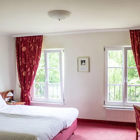 Chateau De Pourtales