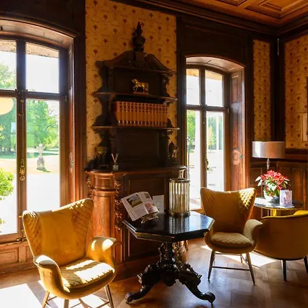 Отель Chateau De Pourtales