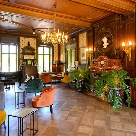 Chateau De Pourtales Отель