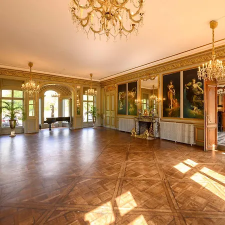 Chateau De Pourtales Отель 3*