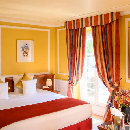 Отель Chateau De Pourtales 3*