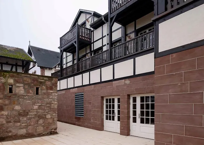 Chateau De Pourtales Hotel