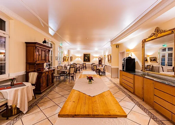 Chateau De Pourtales Hotel 3*