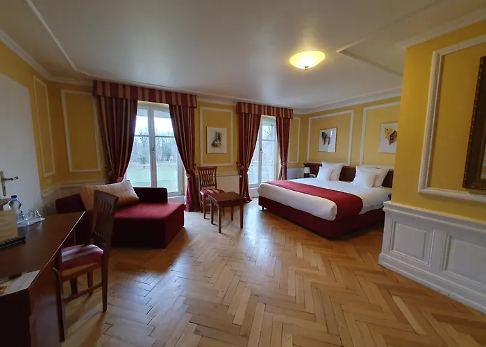 Chateau De Pourtales