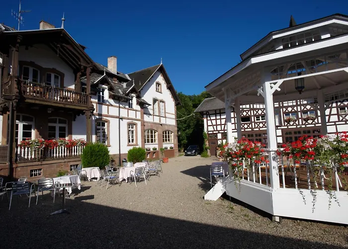 Chateau De Pourtales