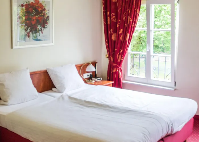 Chateau De Pourtales Hotel 3*