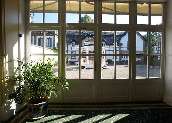 Chateau De Pourtales 3*