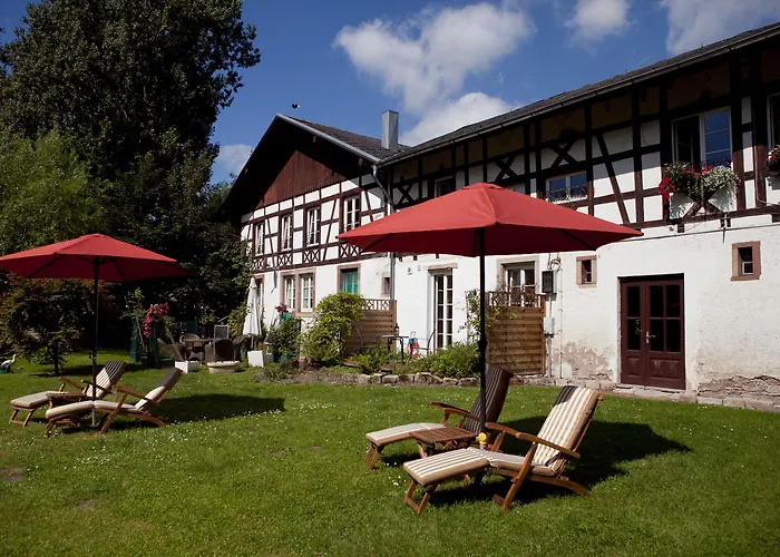 Hotel Chateau De Pourtales 3*