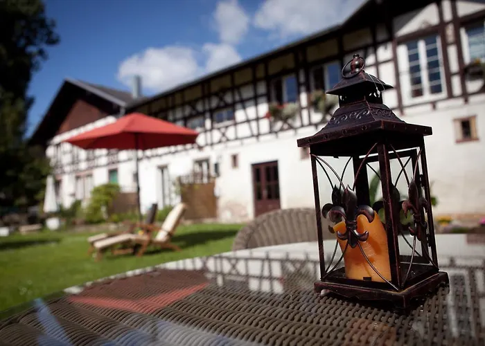 Chateau De Pourtales Szálloda