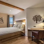 Hotel Chateau De Pourtales 3*