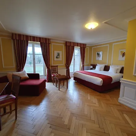 Chateau De Pourtales