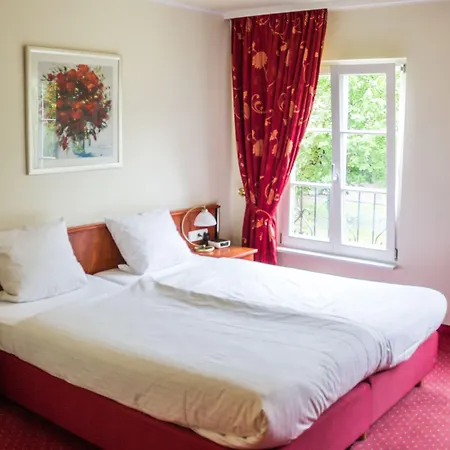 Chateau De Pourtales Hotel 3*